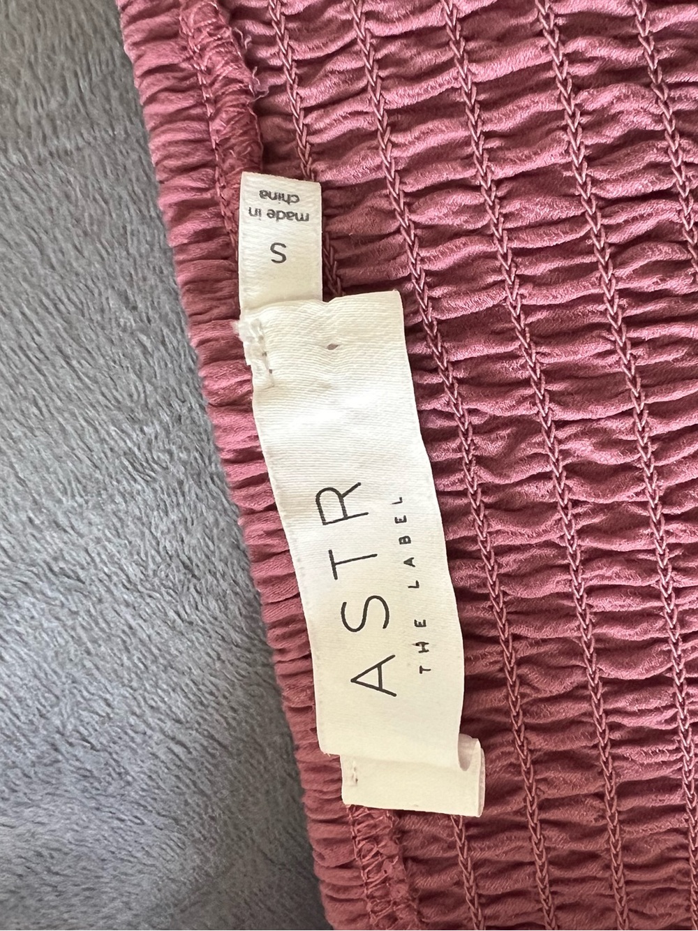 ASTR the Label Ruched Long Sleeve Blouse Size Small Mauve Romantic - Picture 4 of 5